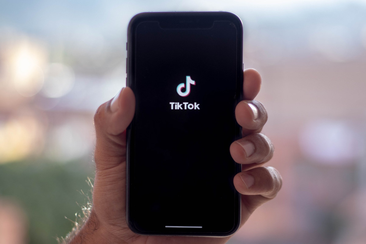 tiktok app smartphone