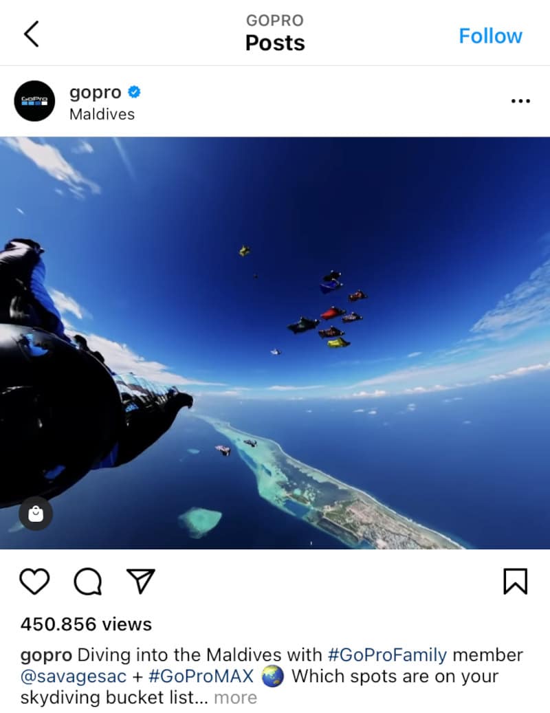 Man sieht einen Post der Marke GoPro, auf dem ein Skydiving-Flug gezeigt wird.